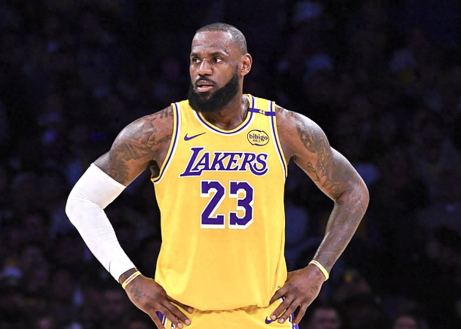 九游娱乐-詹姆斯意外战胜利物浦，刷新纪录引爆全场！的简单介绍