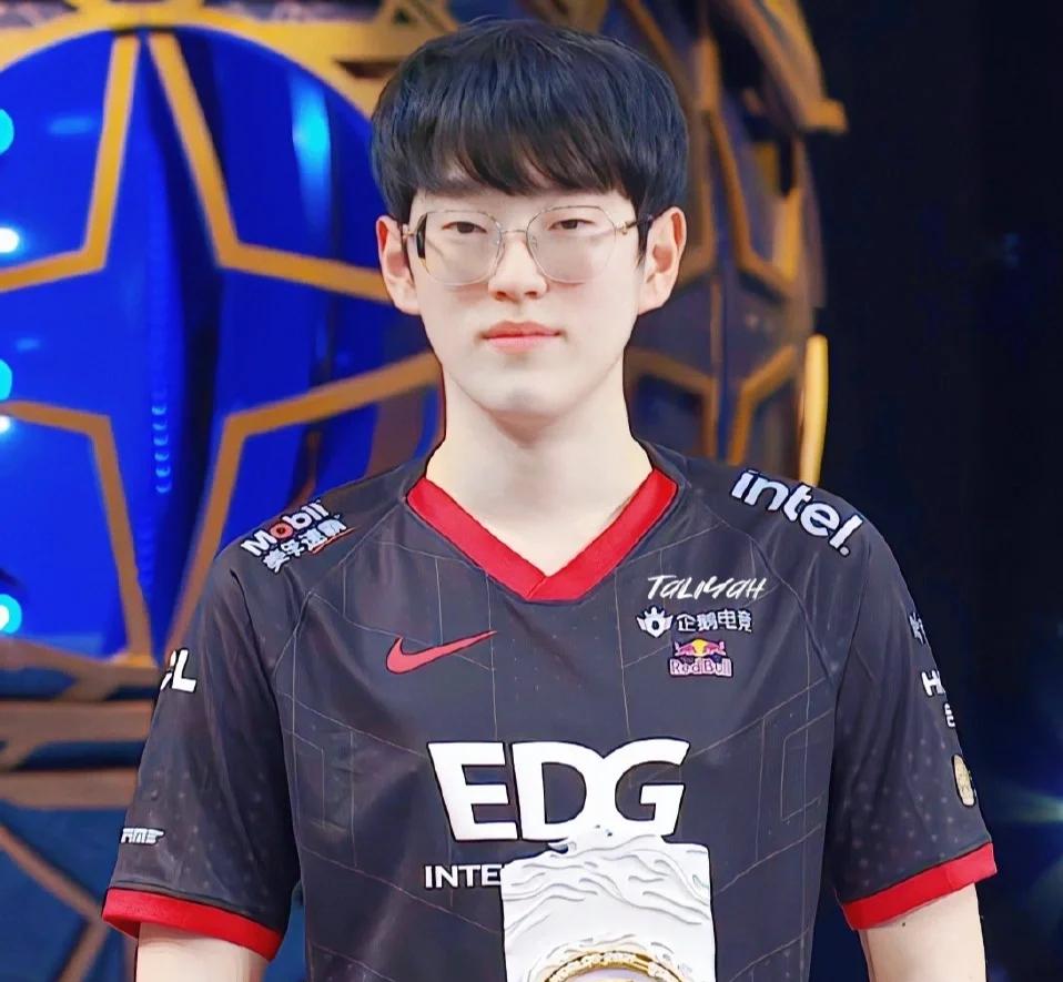 Scout重返赛场，重返赛场首场状态出色，法国队观众沸腾！的简单介绍