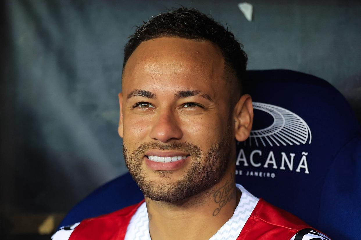  皇家马德里引发争议！，内马尔官方宣布表现优异新规赢得满堂喝彩