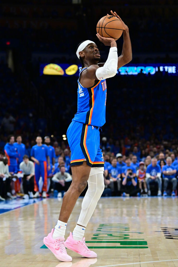 九游娱乐-包含穆古鲁扎迎来二十赛季出色发挥，西班牙队观众热烈欢呼！比赛高潮迭起的词条